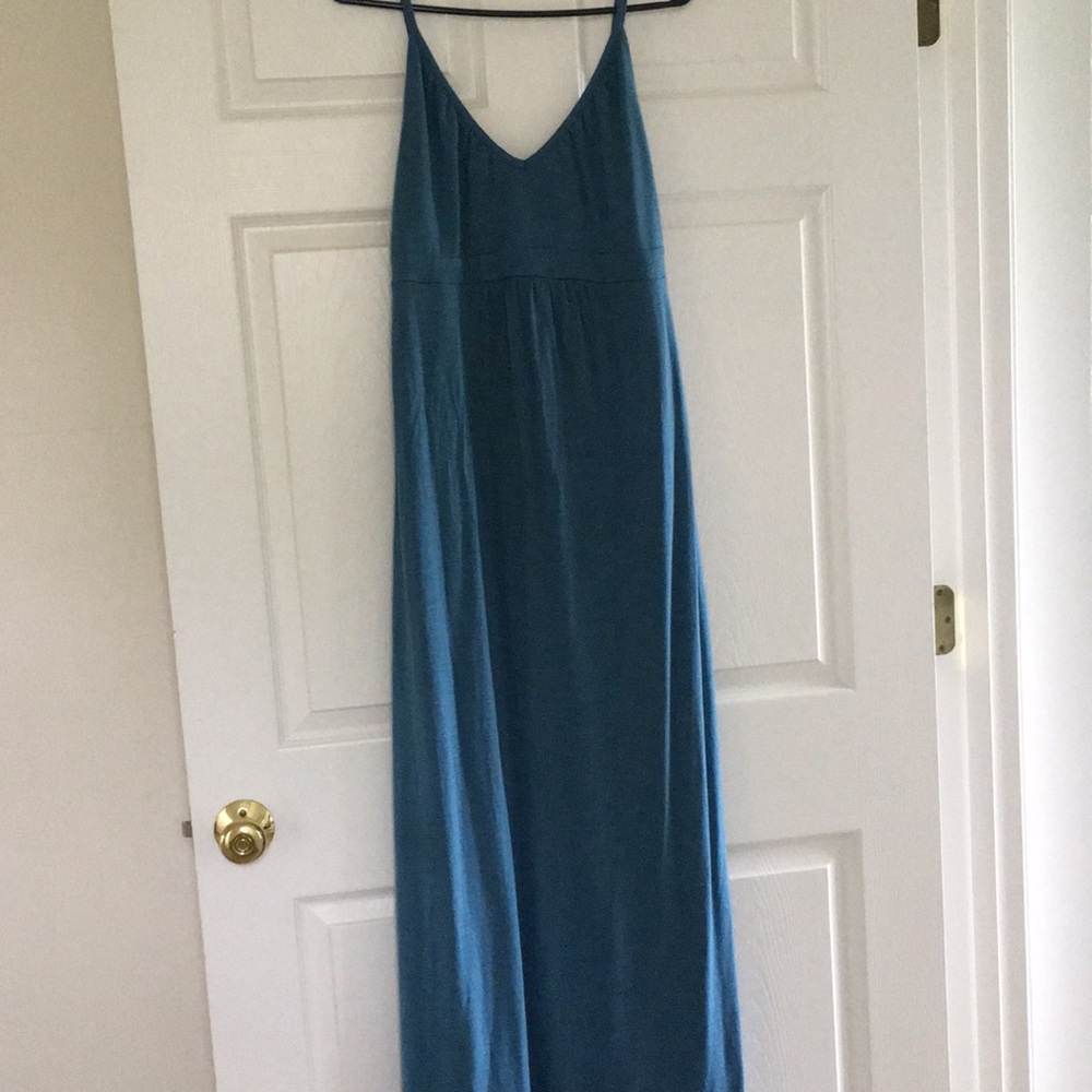 Old navy maternity maxi dress size medium